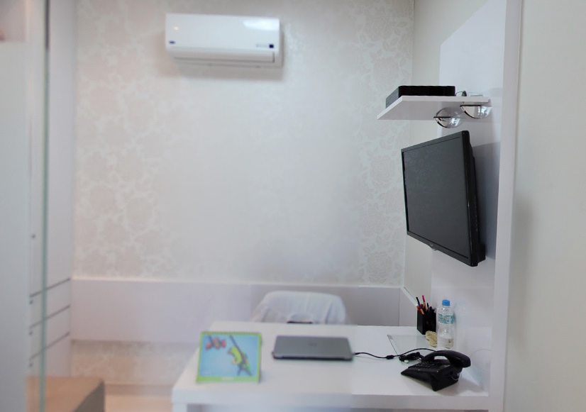 Sala de atendimento e escritório